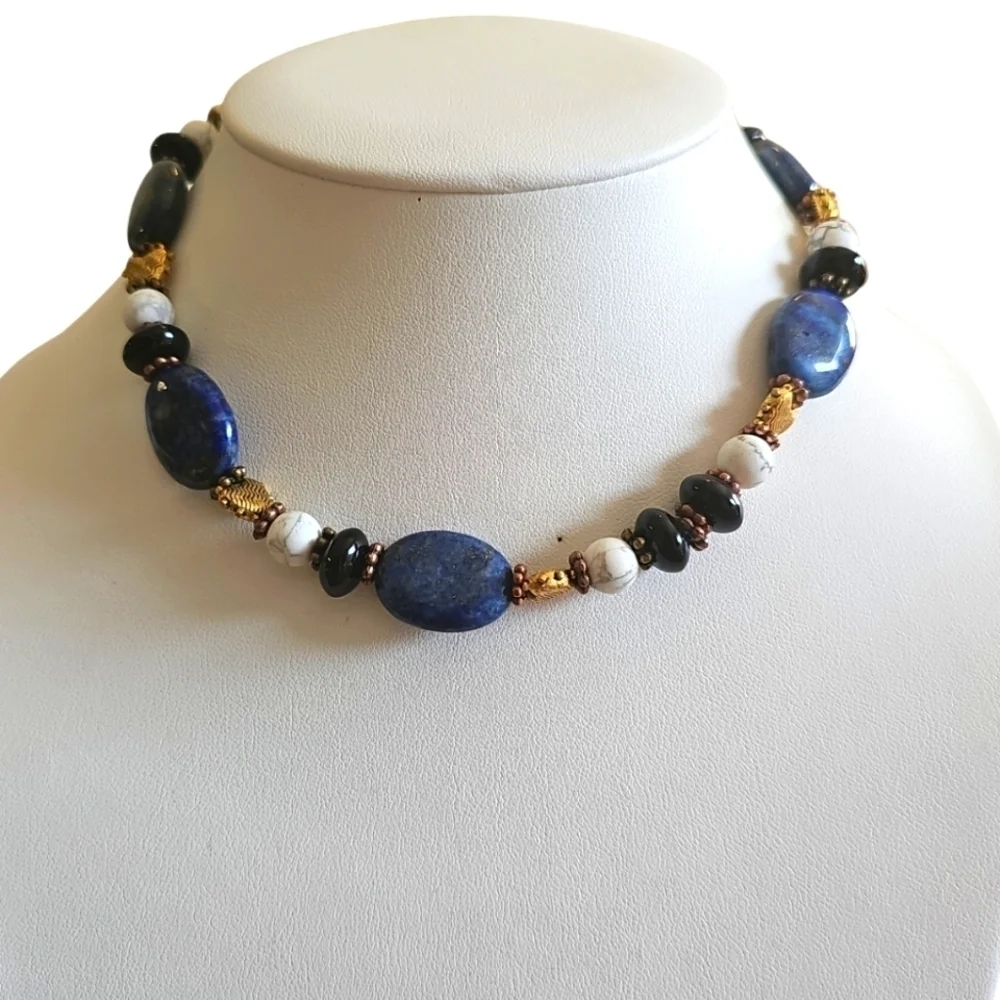Natural stones Necklace with Lapis, Tibetian Style Leaf Toggle clasp and hearts